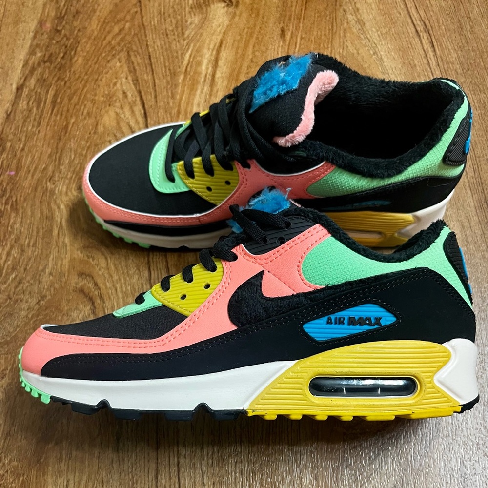 Women’s Nike Air Max 90 8.5 - only worn 2x